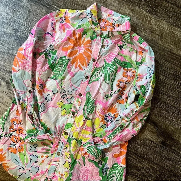 {Lilly Pulitzer by Target} button down floral shirt - Picture 2 of 6